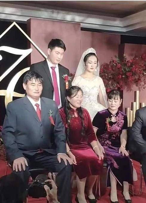 谷传民对大衣哥很失望，提交148项纸质证据，希望对方能良心发现
