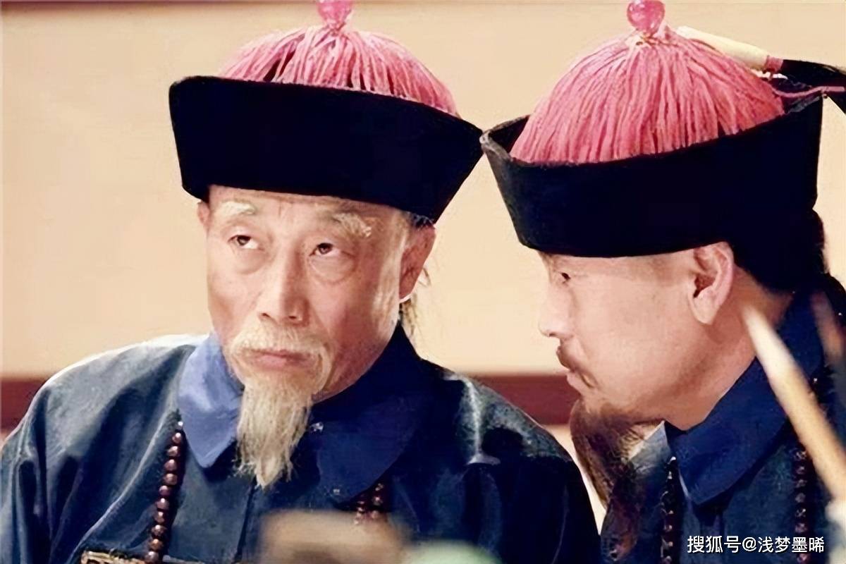 清朝官员退休工资每年是50两白银，换算成现在的人民币值多少？