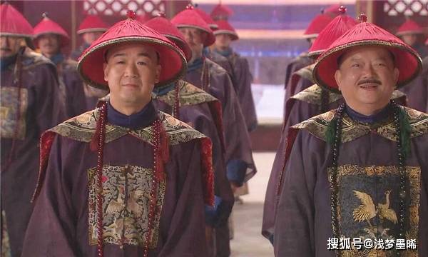 清朝官员退休工资每年是50两白银，换算成现在的人民币值多少？