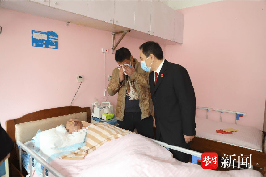 灌云发出首笔司法救助慈善基金