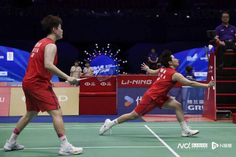 中国羽毛球大师赛于深圳开拍，国羽首日7战4胜