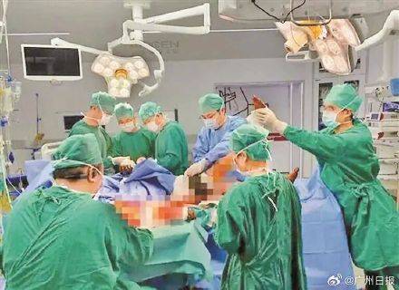 爆燃!深圳一男子电动自行车充电30秒全身烧伤90%