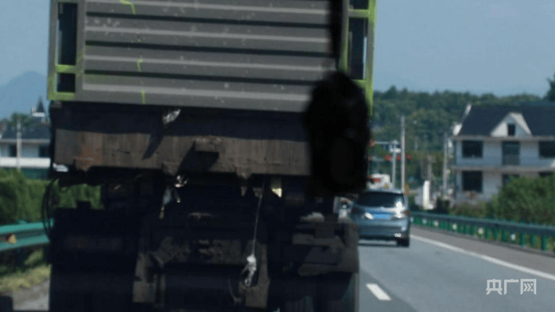 中央安全生产考核巡查组在江西玉山明查暗访发现：客运隐患突出，垃圾清运车问题频发