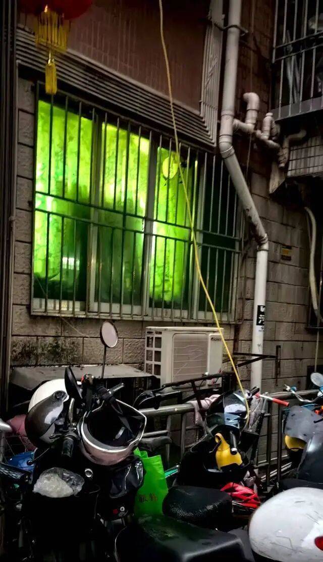 深圳一小区电动车管理引担忧，部门责令整改后，记者实探