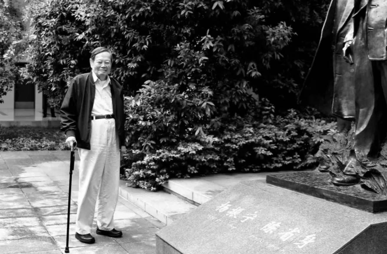 杨振宁为什么连续32年担任东莞理工学院名誉校长?