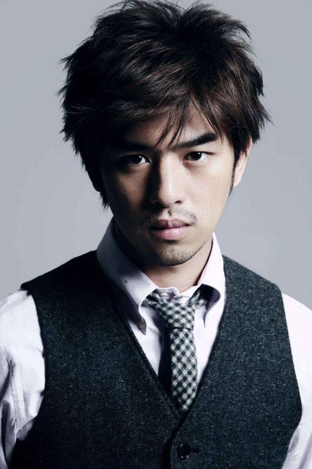 演员贾静雯回应修杰楷被拘提:震惊不已,孩子目睹父亲被上铐受惊吓