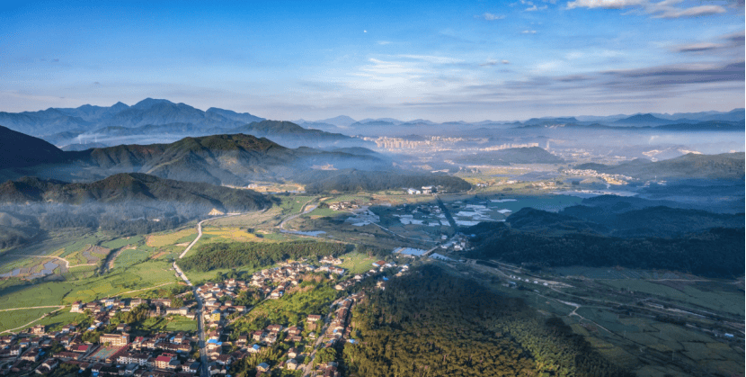 为什么年轻人迷上了爬山？ | 秋高气爽，是时候出发了→