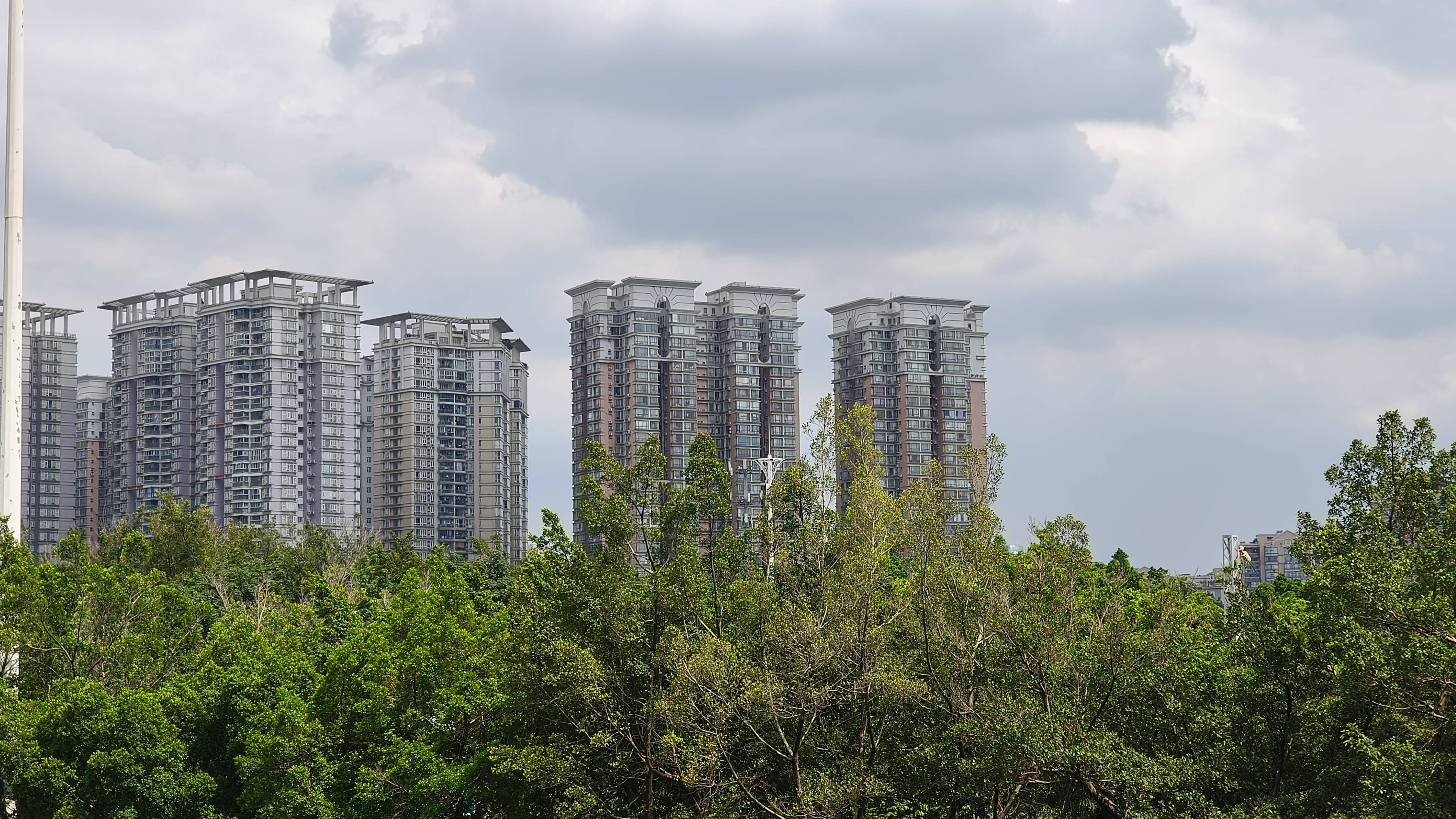 广州重典整治爆改乱建,让好房子更安全|南方产业观