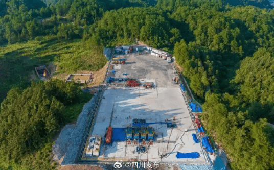 突破600万，九寨沟景区游客接待量创40年历史新高！本周末门票预订已达最大承载量