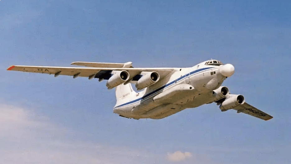 乌克兰发动夜间远程袭击,俄罗斯唯一一架激光武器试验机被毁,预警指挥机测试机也遭破坏