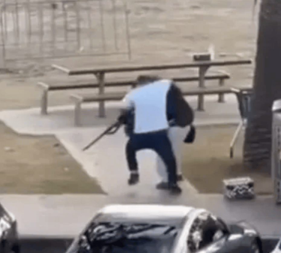 澳枪击案空手夺枪男子系水果店老板,美亿万富翁捐近10万美元